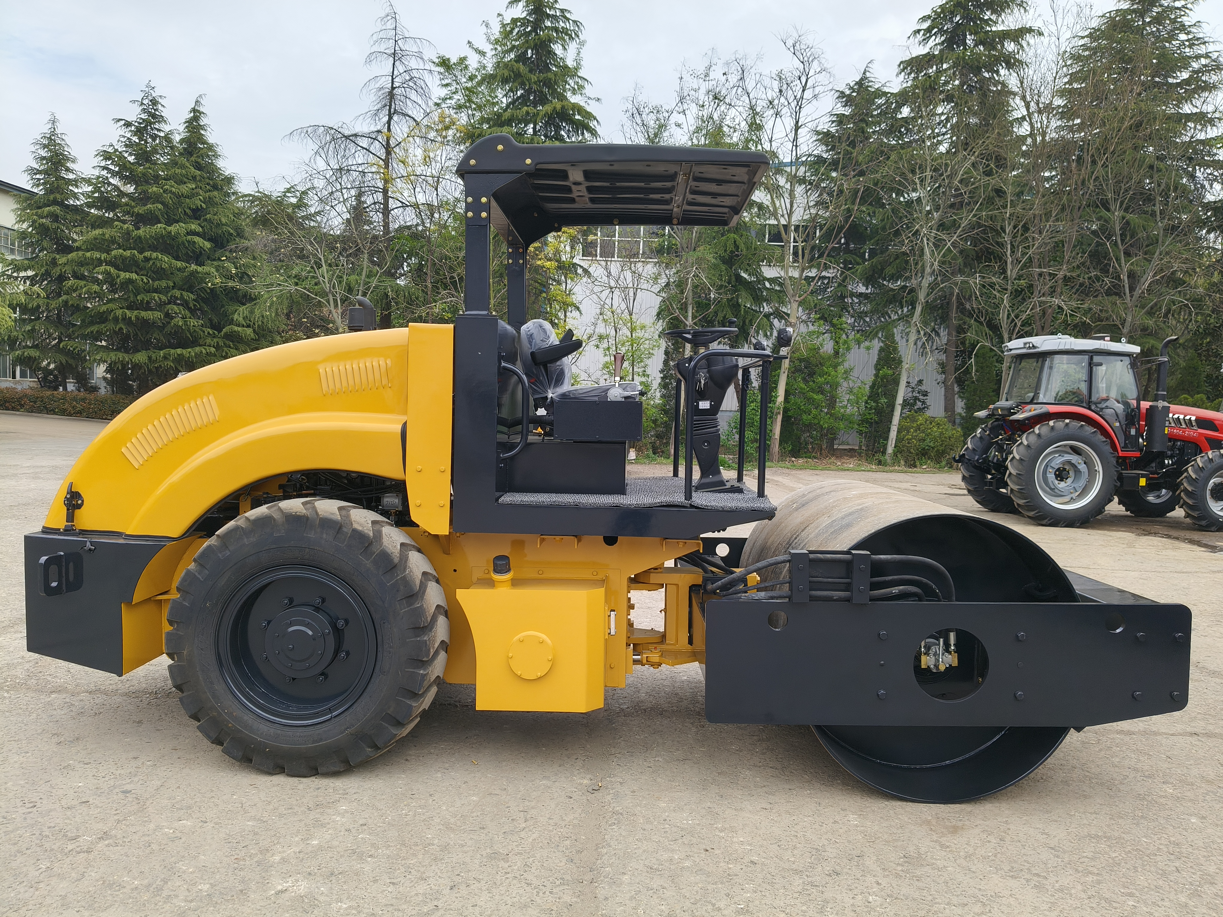Lutong LTS206H 6 Ton Hydraulic Single Drum Vibratory Road Roller