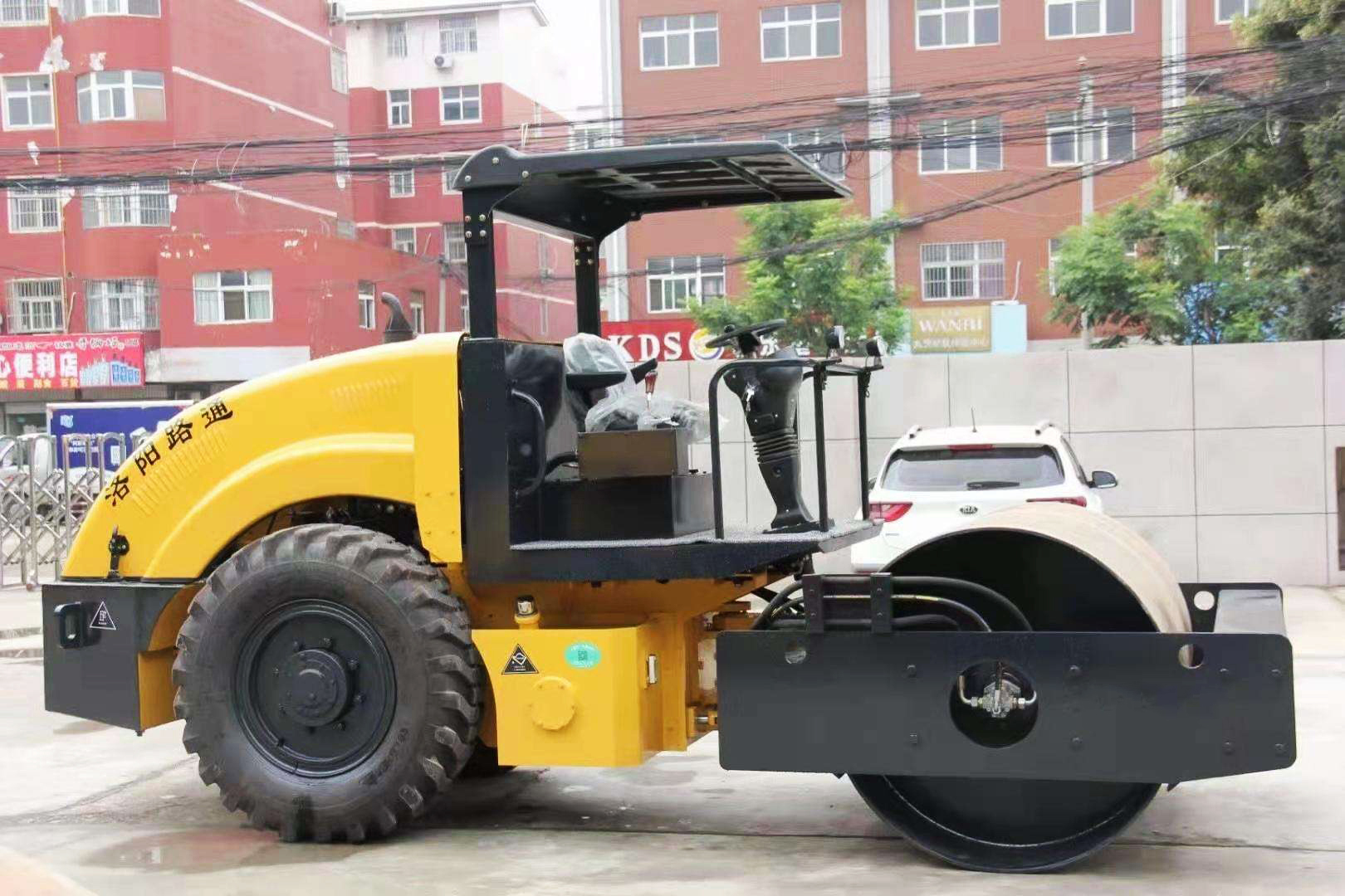 The compaction tycoon LTS206H roller's outstanding performance leads the new trend in road construction!