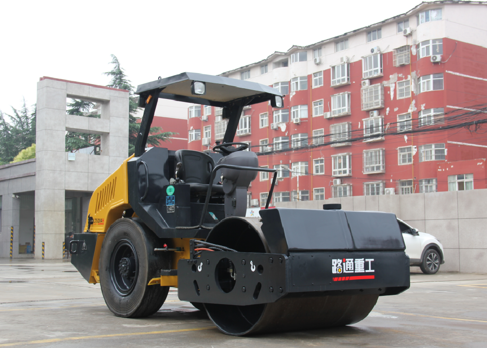 It's this! This is it! Lutong 4-ton single-drum vibratory roller. Ingeniously crafted | Lutong 4-ton single-drum vibratory roller