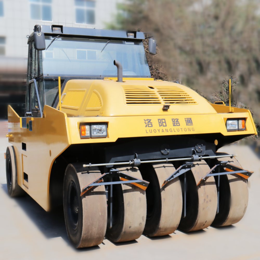 Soft Start & Stop, No Road Damage Lutong 30-Ton Full-Hydraulic Pneumatic Tire Roller The Beautician of Asphalt Pavement Lutong 30-Ton Full-Hydraulic Pneumatic Tire Roller