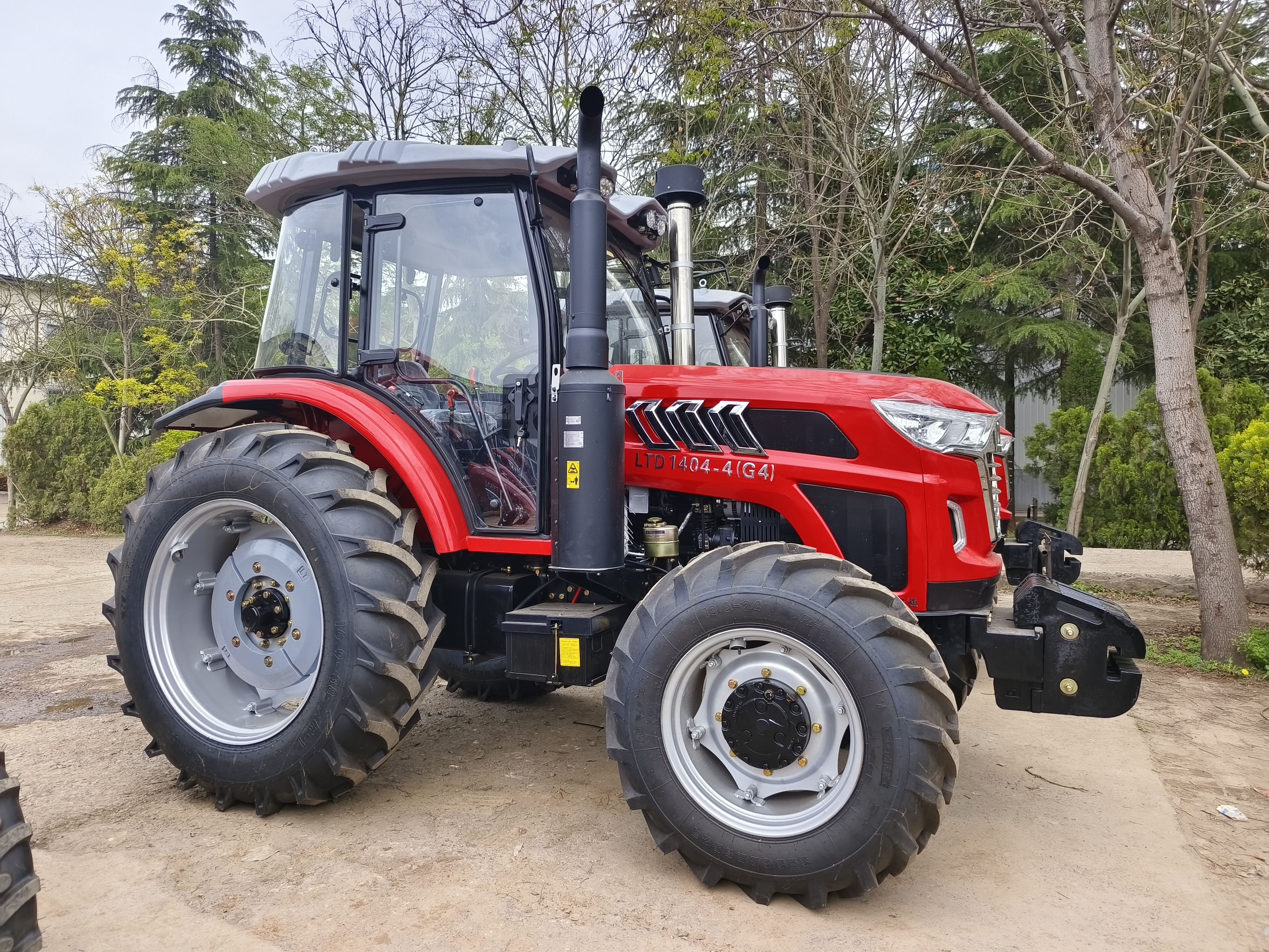 140 Horsepower Tractor: Your Ideal Helper for Farming and Transportation