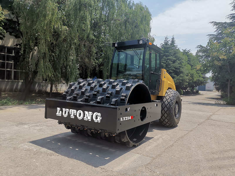LT214B 14-Ton Single Drum Vibratory Roller