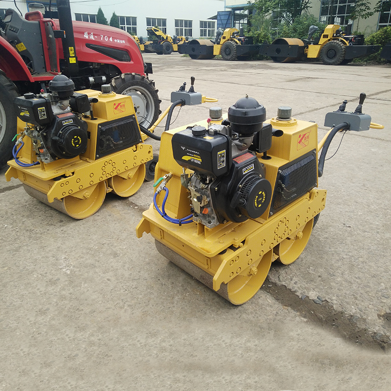 Durable Mini Compactor Small Road Roller Machine For Road Building And Land Construction